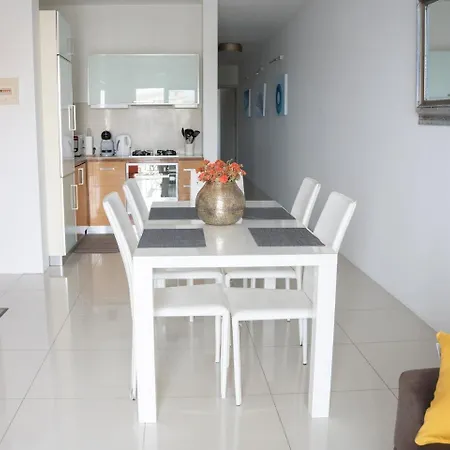 Amazing Sea Front 2 Bedroom In St Julians *