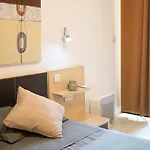 Amazing Sea Front 2 Bedroom In St Julians Apartment