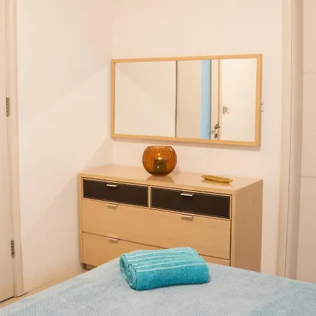 Amazing Sea Front 2 Bedroom In St Julians Apartmán