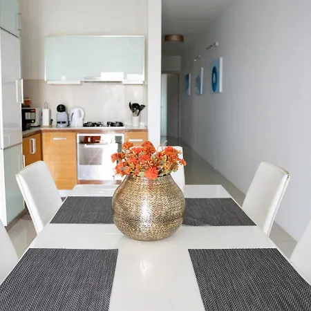 Amazing Sea Front 2 Bedroom In St Julians Apartament *