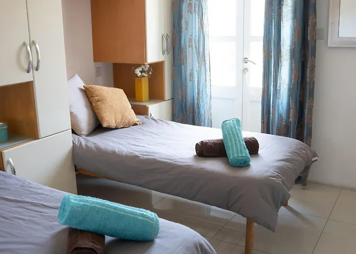 Amazing Sea Front 2 Bedroom In St Julians Apartament St Paul's Bay