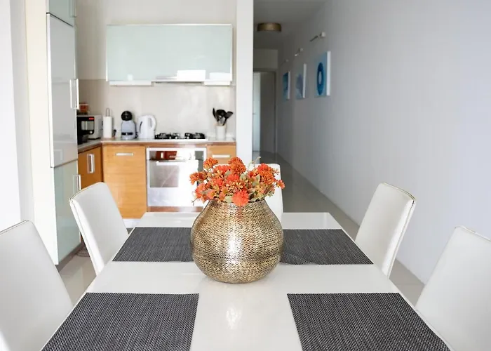 Amazing Sea Front 2 Bedroom In St Julians Apartment *